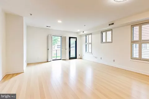 Living - 310 V St NE #1, Washington, DC 20002 photo 2 of 3