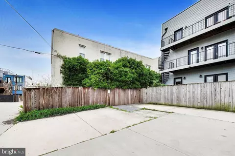 Exterior - 310 V St NE #1, Washington, DC 20002 photo 4 of 4