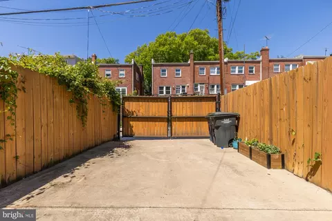 Exterior - 518 23rd Pl NE, Washington, DC 20002 photo 5 of 5