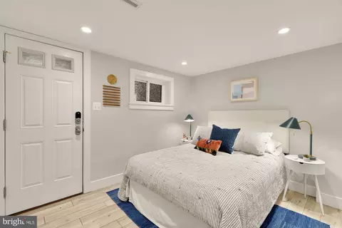 Bedroom - 518 23rd Pl NE, Washington, DC 20002 photo 6 of 7