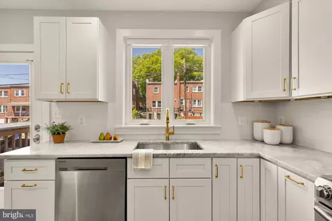 Kitchen - 518 23rd Pl NE, Washington, DC 20002 photo 4 of 5