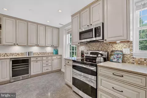 3815 Rodman St NW #B14, Washington, DC 20016