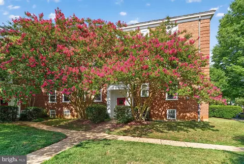 3815 Rodman St NW #B14, Washington, DC 20016