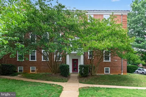 3815 Rodman St NW #B14, Washington, DC 20016