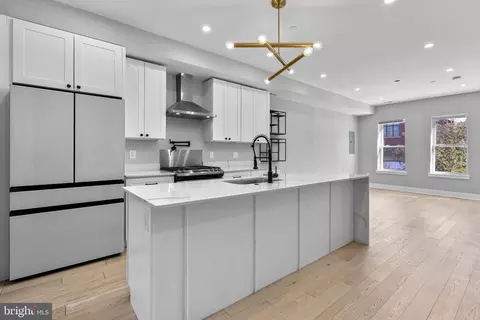 3572 13th St NW #2, Washington, DC 20010