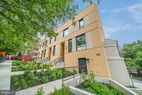 Exterior - 2901 Newark St NW, Washington, DC 20008 photo 4 of 6