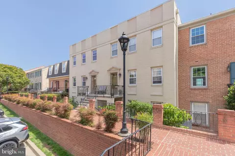1662 Beekman Pl NW #D, Washington, DC 20009