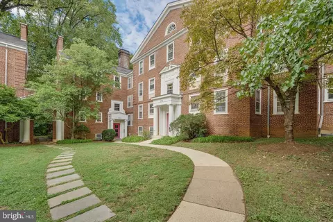 3740 39th St NW #F156, Washington, DC 20016