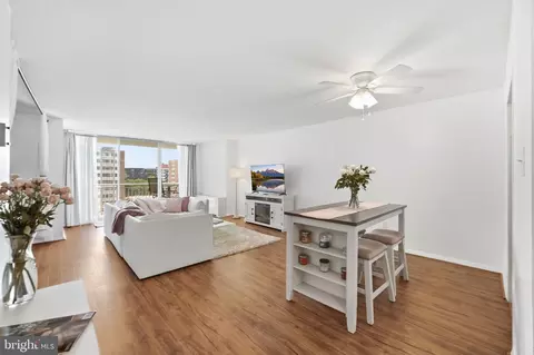 3001 Veazey Ter NW #1324, Washington, DC 20008