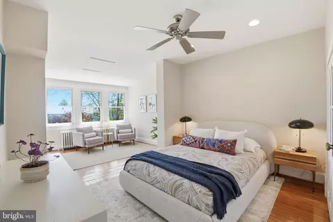 Bedroom - 1609 G St SE, Washington, DC 20003 photo 1 of 10