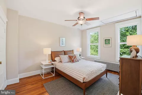 Bedroom - 1609 G St SE, Washington, DC 20003 photo 4 of 10