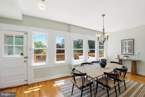 Dining - 1609 G St SE, Washington, DC 20003 photo 2 of 4