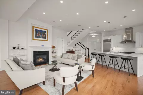 1210 R St NW #310, Washington, DC 20009