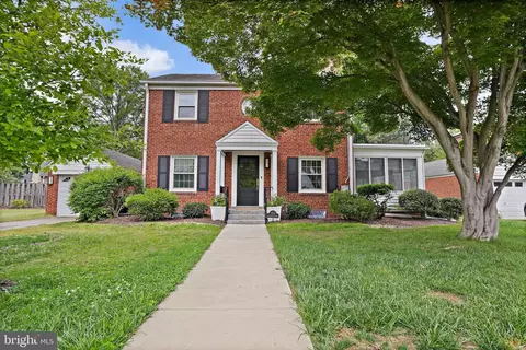 3305 Chestnut St NW, Washington, DC 20015