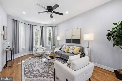 Living - 1020 10th St NE, Washington, DC 20002 photo 1 of 2