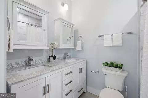 Bath - 1020 10th St NE, Washington, DC 20002 photo 3 of 5
