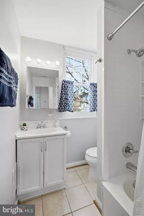 Bath - 1020 10th St NE, Washington, DC 20002 photo 5 of 5
