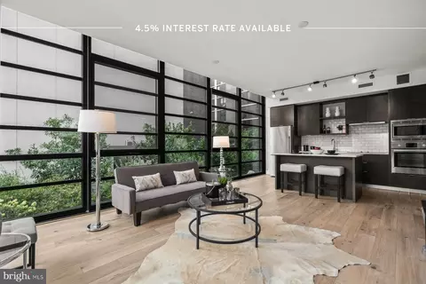 1300 4th St SE # 312, Washington, DC 20003