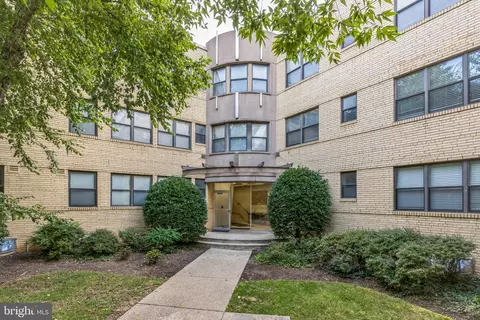 212 Oakwood St SE #115, Washington, DC 20032