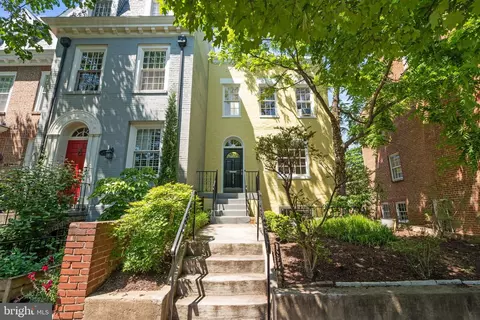 3315 Dent Pl NW, Washington, DC 20007