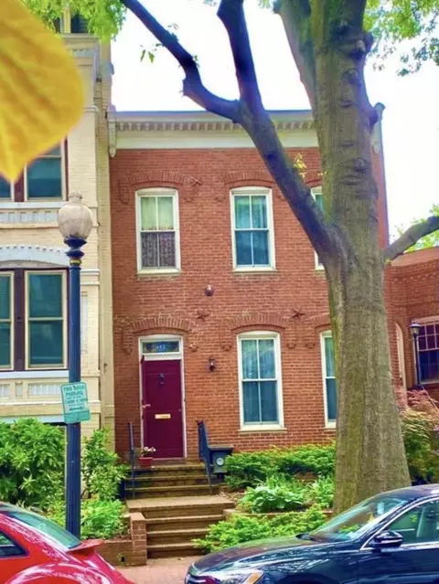 947 25th St NW, Washington, DC 20037