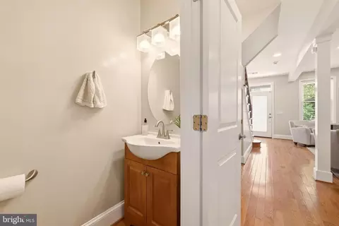 1425 C St NE, Washington, DC 20002 photo 13