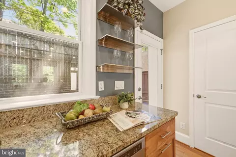 1425 C St NE, Washington, DC 20002 photo 9