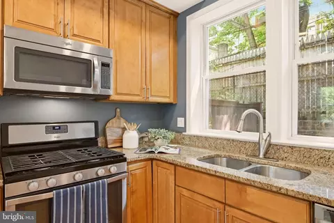 1425 C St NE, Washington, DC 20002 photo 8