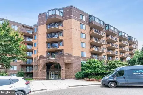 2111 Wisconsin Ave NW #411, Washington, DC 20007