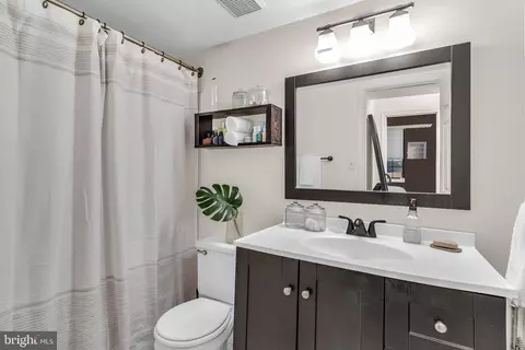 Bath - 3040 Pineview Ct NE, Washington, DC 20018 photo 1 of 1
