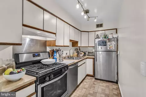 Kitchen - 3040 Pineview Ct NE, Washington, DC 20018 photo 1 of 3