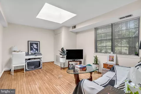 Living - 3040 Pineview Ct NE, Washington, DC 20018 photo 3 of 4