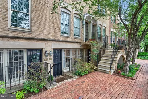 216 3rd St NE #28, Washington, DC 20002