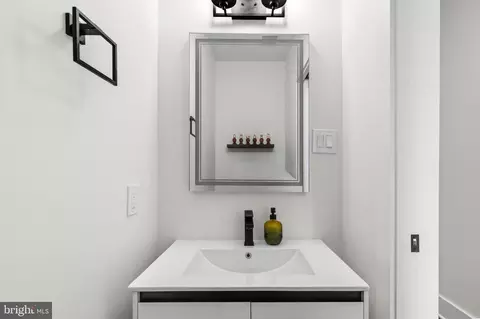 Bath - 1241 Oates St NE #2, Washington, DC 20002 photo 1 of 3