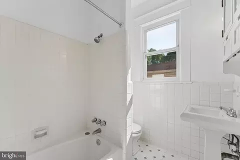 Bath - 916 E Capitol St NE, Washington, DC 20003 photo 3 of 8