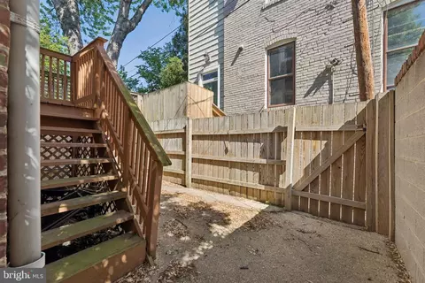 Exterior - 916 E Capitol St NE, Washington, DC 20003 photo 5 of 7