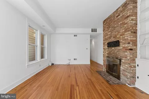 Living - 916 E Capitol St NE, Washington, DC 20003 photo 11 of 12