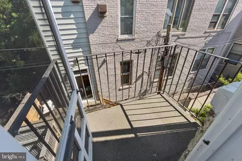 Exterior - 916 E Capitol St NE, Washington, DC 20003 photo 4 of 7