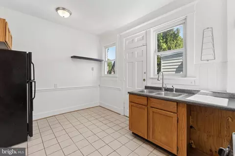 Kitchen - 916 E Capitol St NE, Washington, DC 20003 photo 2 of 8