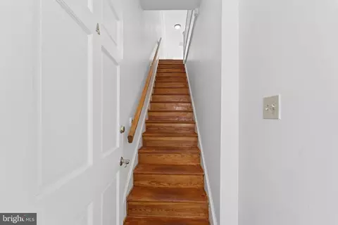 Entry Way - 916 E Capitol St NE, Washington, DC 20003 photo 2 of 8