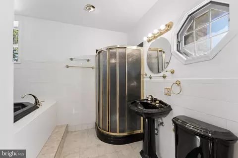 Bath - 916 E Capitol St NE, Washington, DC 20003 photo 4 of 8