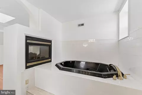 Bath - 916 E Capitol St NE, Washington, DC 20003 photo 5 of 8