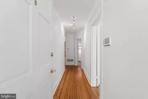 Entry Way - 916 E Capitol St NE, Washington, DC 20003 photo 6 of 8