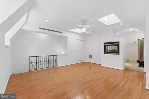 Living - 916 E Capitol St NE, Washington, DC 20003 photo 6 of 12
