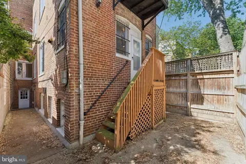 Exterior - 916 E Capitol St NE, Washington, DC 20003 photo 6 of 7