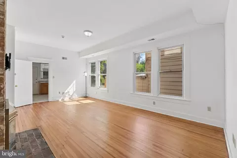 Living - 916 E Capitol St NE, Washington, DC 20003 photo 7 of 12