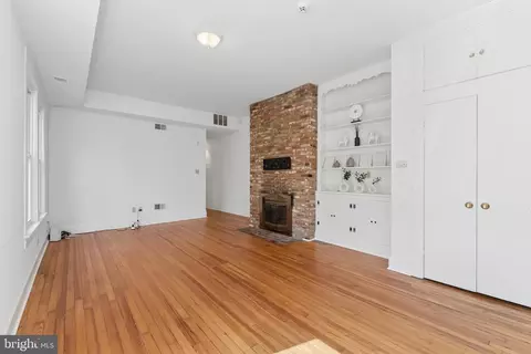 Living - 916 E Capitol St NE, Washington, DC 20003 photo 9 of 12