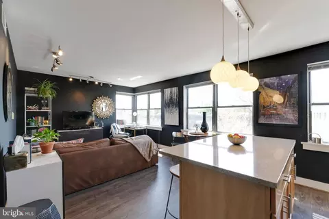 212 Oakwood St SE #322, Washington, DC 20032