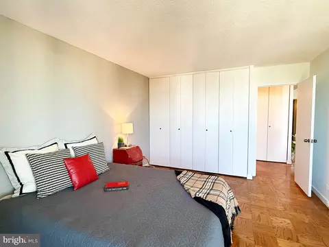 Bedroom - 1245 4th St SW #E800, Washington, DC 20024 photo 3 of 3