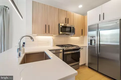 Kitchen - 2001 I St NE #10, Washington, DC 20002 photo 1 of 4